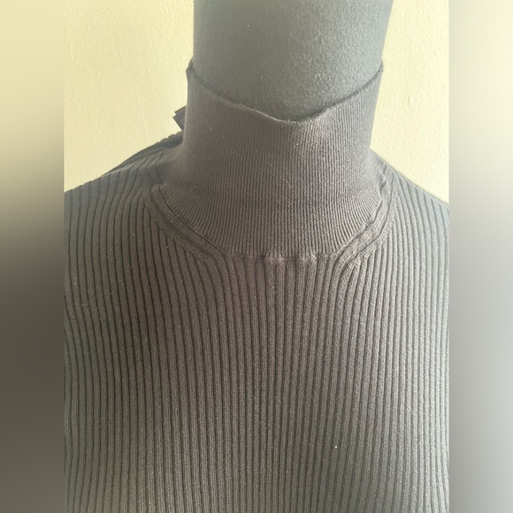 Prada Superfine Wool Black long sleeve turtleneck - Picture 7 of 8